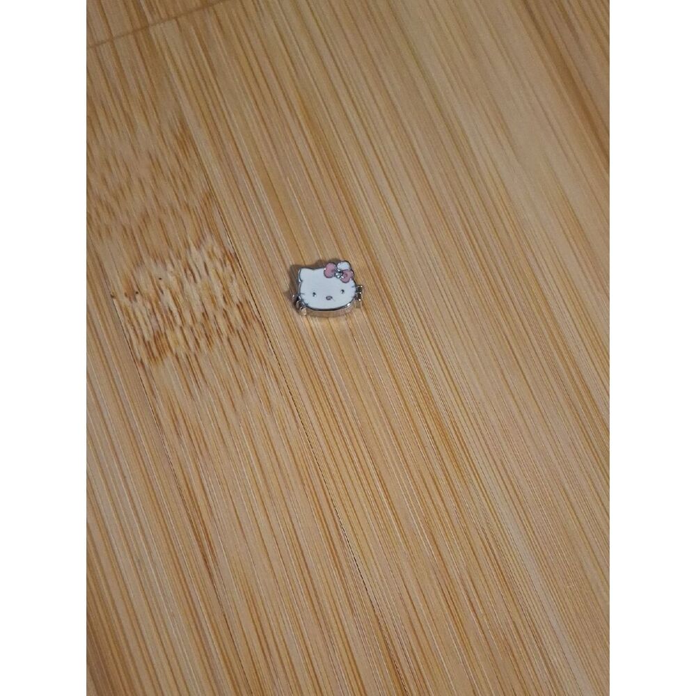 Floating locket charm - hello kitty